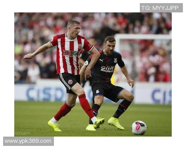 美国足球明星与队友的默契配合与精彩瞬间回顾 美国足球明星与队友的默契配合与精彩瞬间回顾