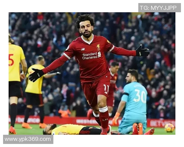 红色7号足球明星的传奇之路与辉煌成就解析