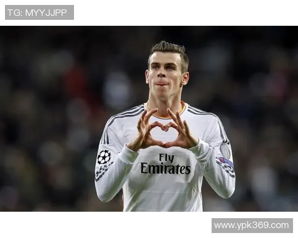 大鼻子足球明星的传奇人生与国际赛场的辉煌成就揭秘